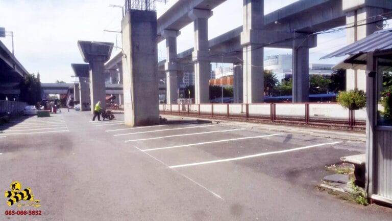 ตีเส้นจราจร ที่จอดรถ สนามบินดอนเมือง