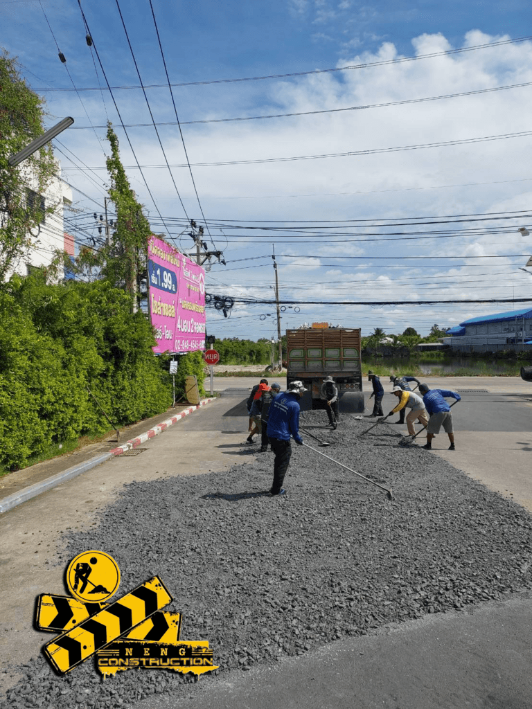 ปรับพื้นที่ ลงหินคลุก ลาดยางมะตอย ไอลีฟทาวน์ (ประชาอุทิศ 90)