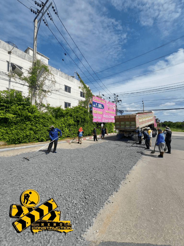 ปรับพื้นที่ ลงหินคลุก ลาดยางมะตอย ไอลีฟทาวน์ (ประชาอุทิศ 90)