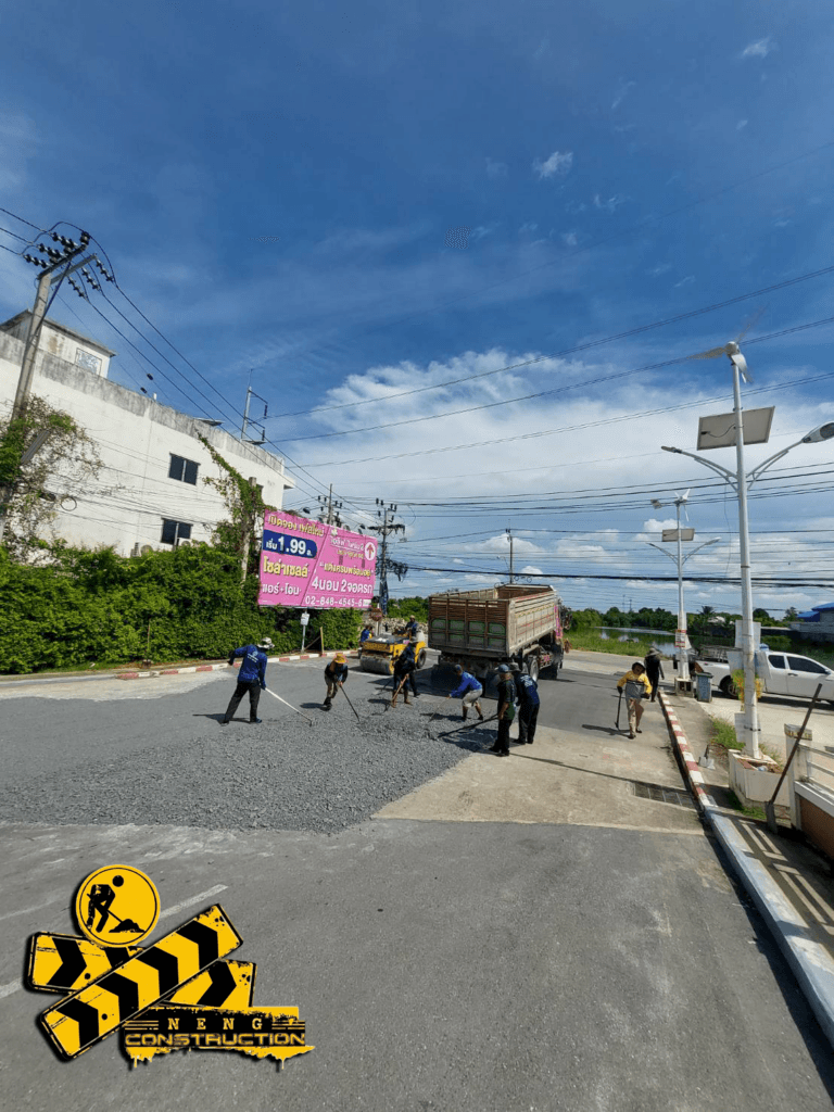ปรับพื้นที่ ลงหินคลุก ลาดยางมะตอย ไอลีฟทาวน์ (ประชาอุทิศ 90)