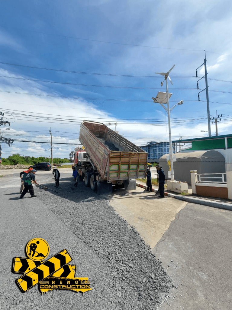 ปรับพื้นที่ ลงหินคลุก ลาดยางมะตอย ไอลีฟทาวน์ (ประชาอุทิศ 90)
