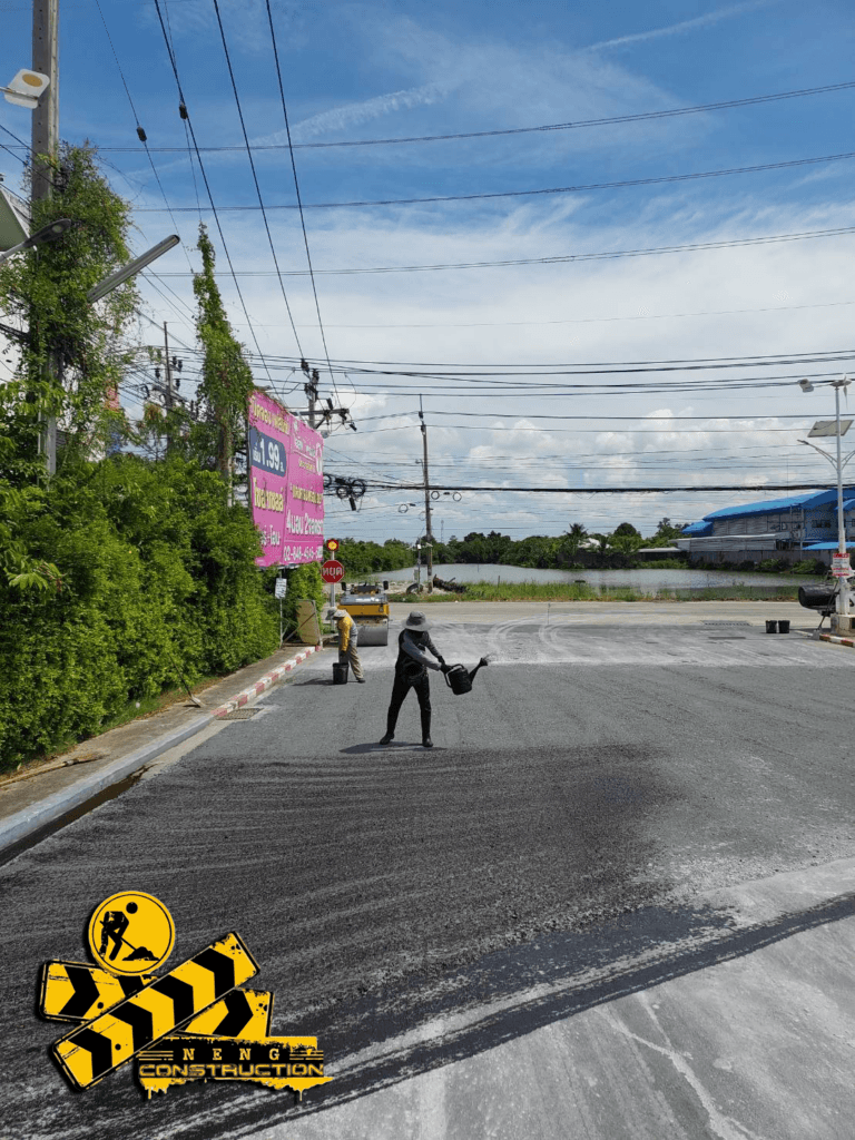 ปรับพื้นที่ ลงหินคลุก ลาดยางมะตอย ไอลีฟทาวน์ (ประชาอุทิศ 90)