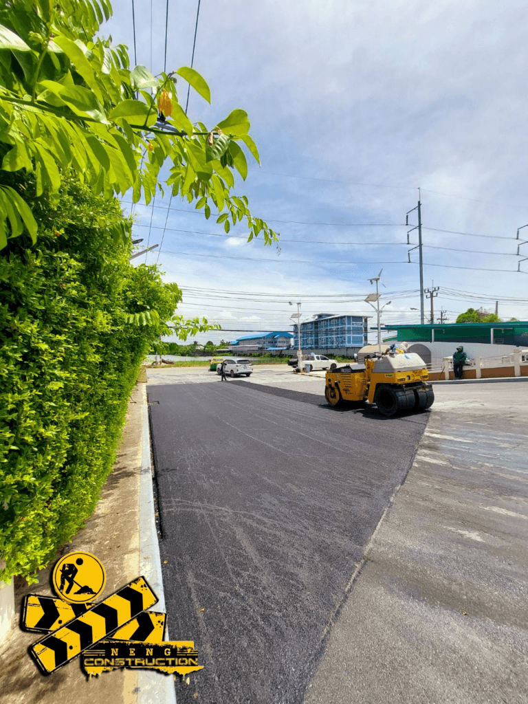ปรับพื้นที่ ลงหินคลุก ลาดยางมะตอย ไอลีฟทาวน์ (ประชาอุทิศ 90)