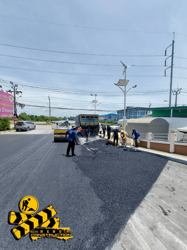 ปรับพื้นที่ ลงหินคลุก ลาดยางมะตอย ไอลีฟทาวน์ (ประชาอุทิศ 90)