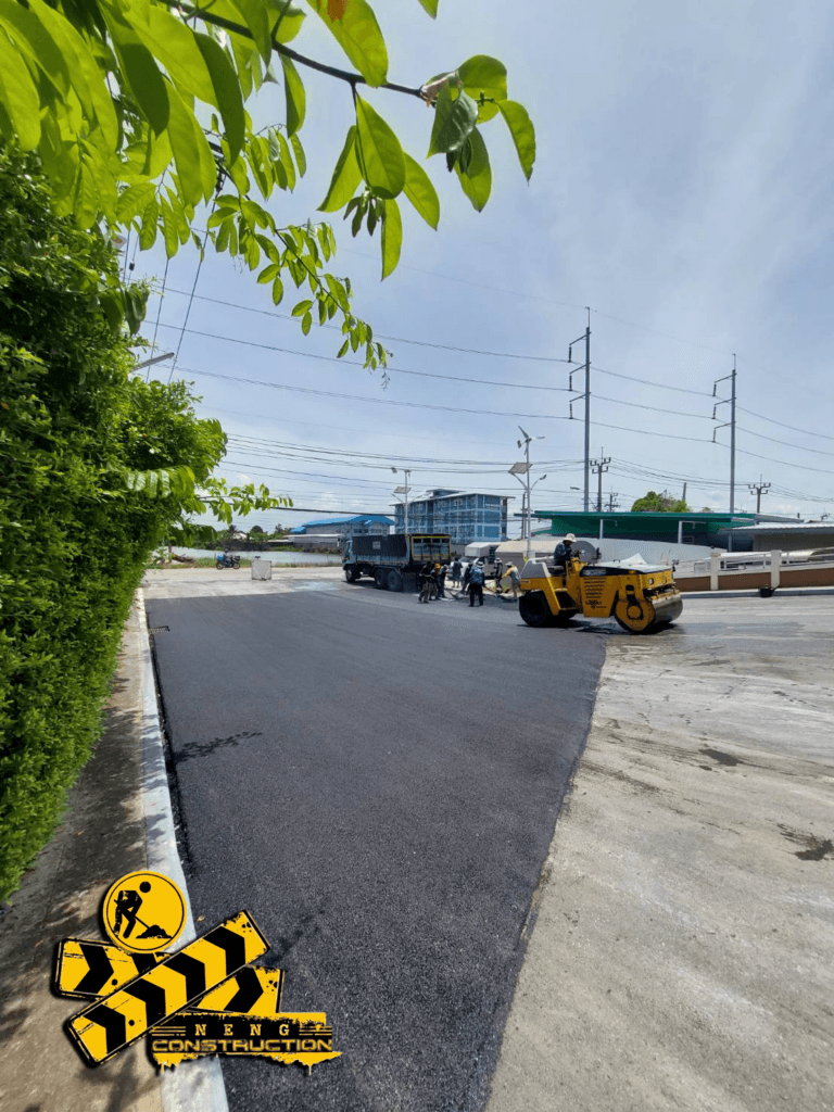 ปรับพื้นที่ ลงหินคลุก ลาดยางมะตอย ไอลีฟทาวน์ (ประชาอุทิศ 90)