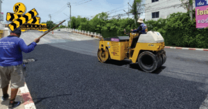 ปรับพื้นลงหินคลุกและทำถนนลาดยางมะตอย ไอลีฟทาวน์ (ประชาอุทิศ 90)